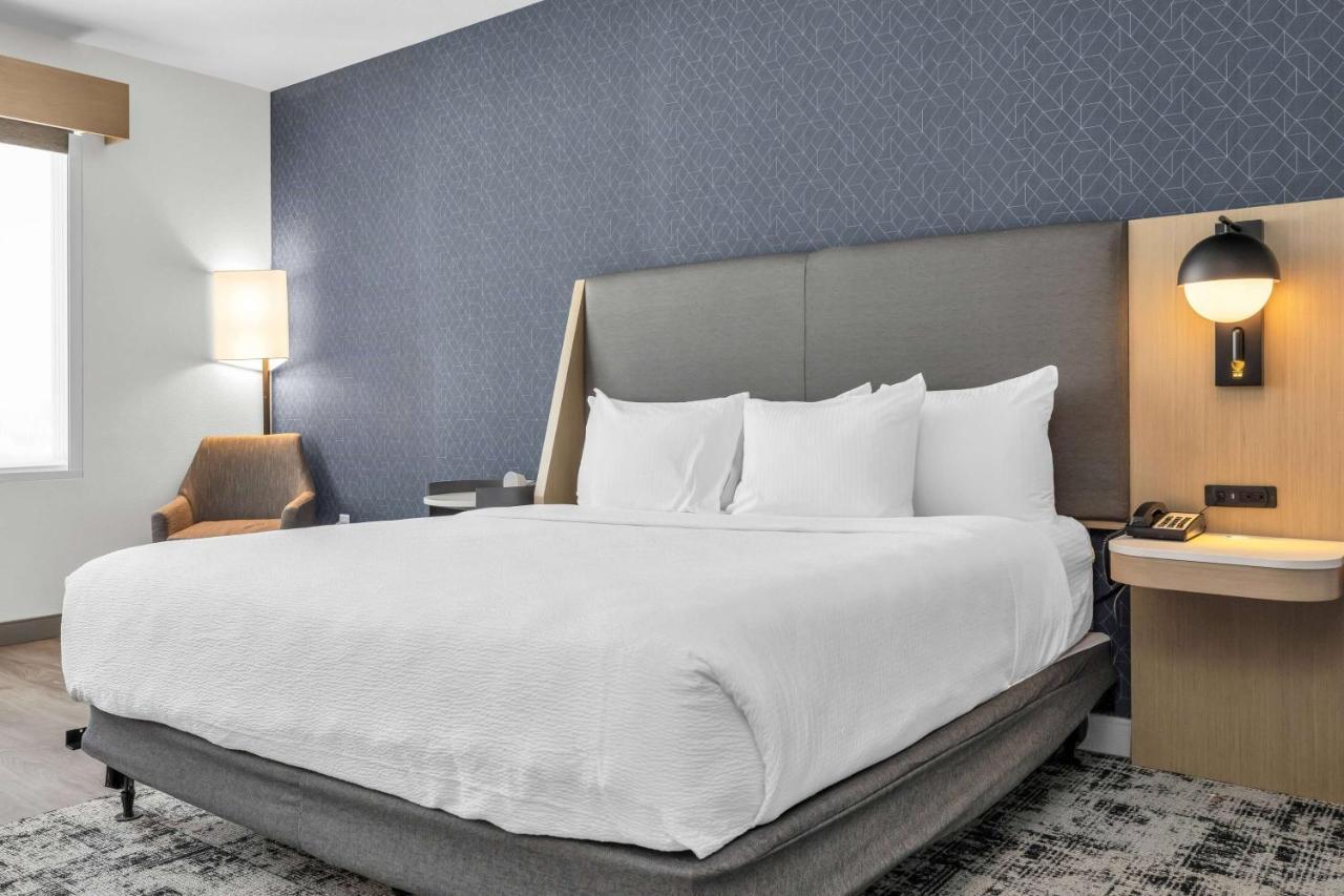 La Quinta Inn & Suites By Wyndham San Jose Airport-Downtown エクステリア 写真