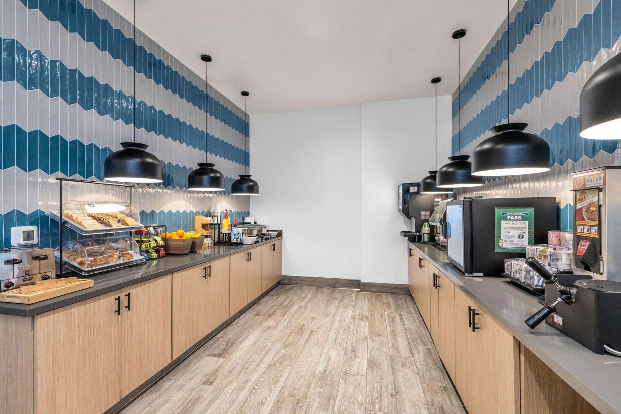 La Quinta Inn & Suites By Wyndham San Jose Airport-Downtown エクステリア 写真