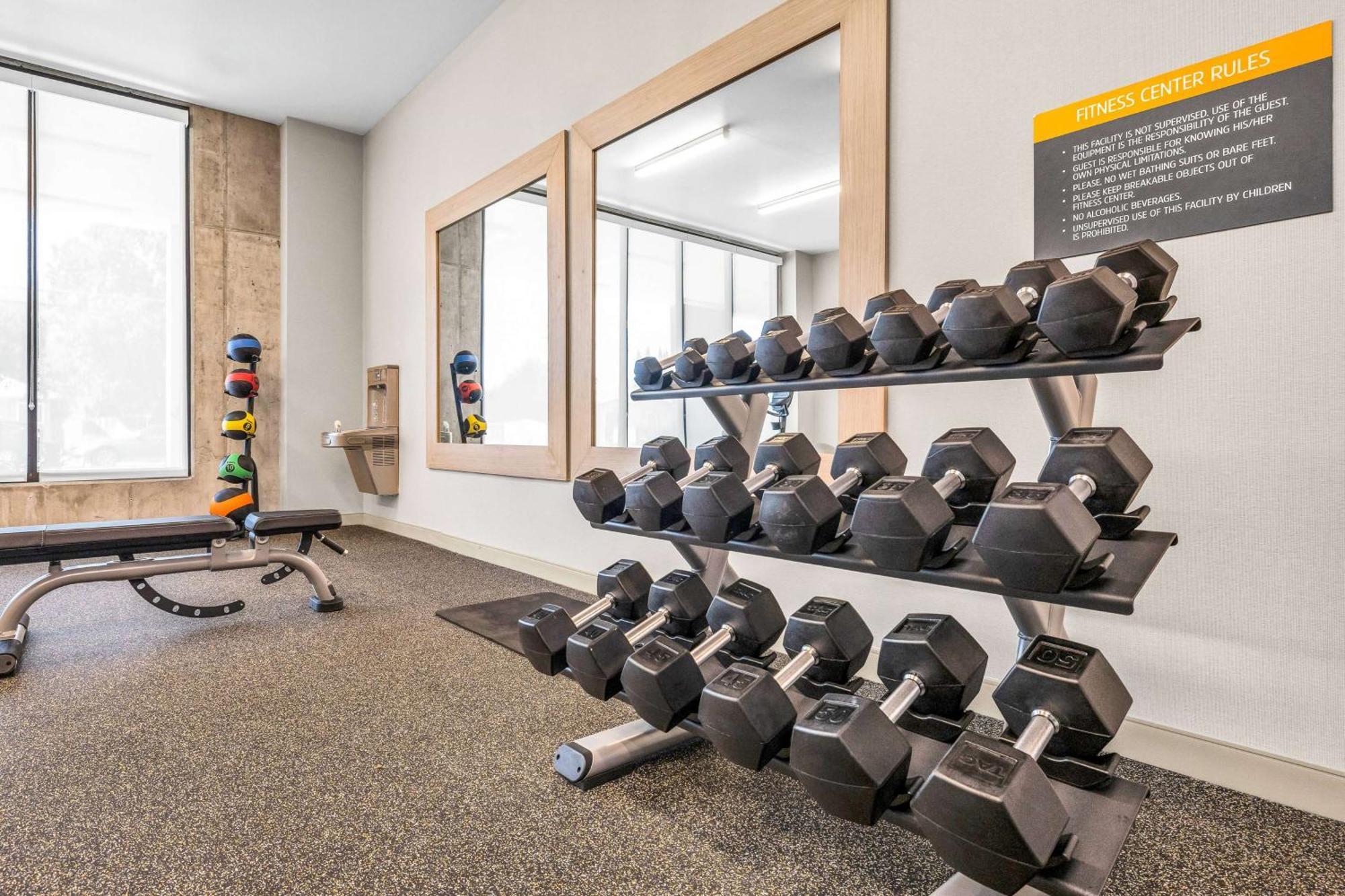 La Quinta Inn & Suites By Wyndham San Jose Airport-Downtown エクステリア 写真