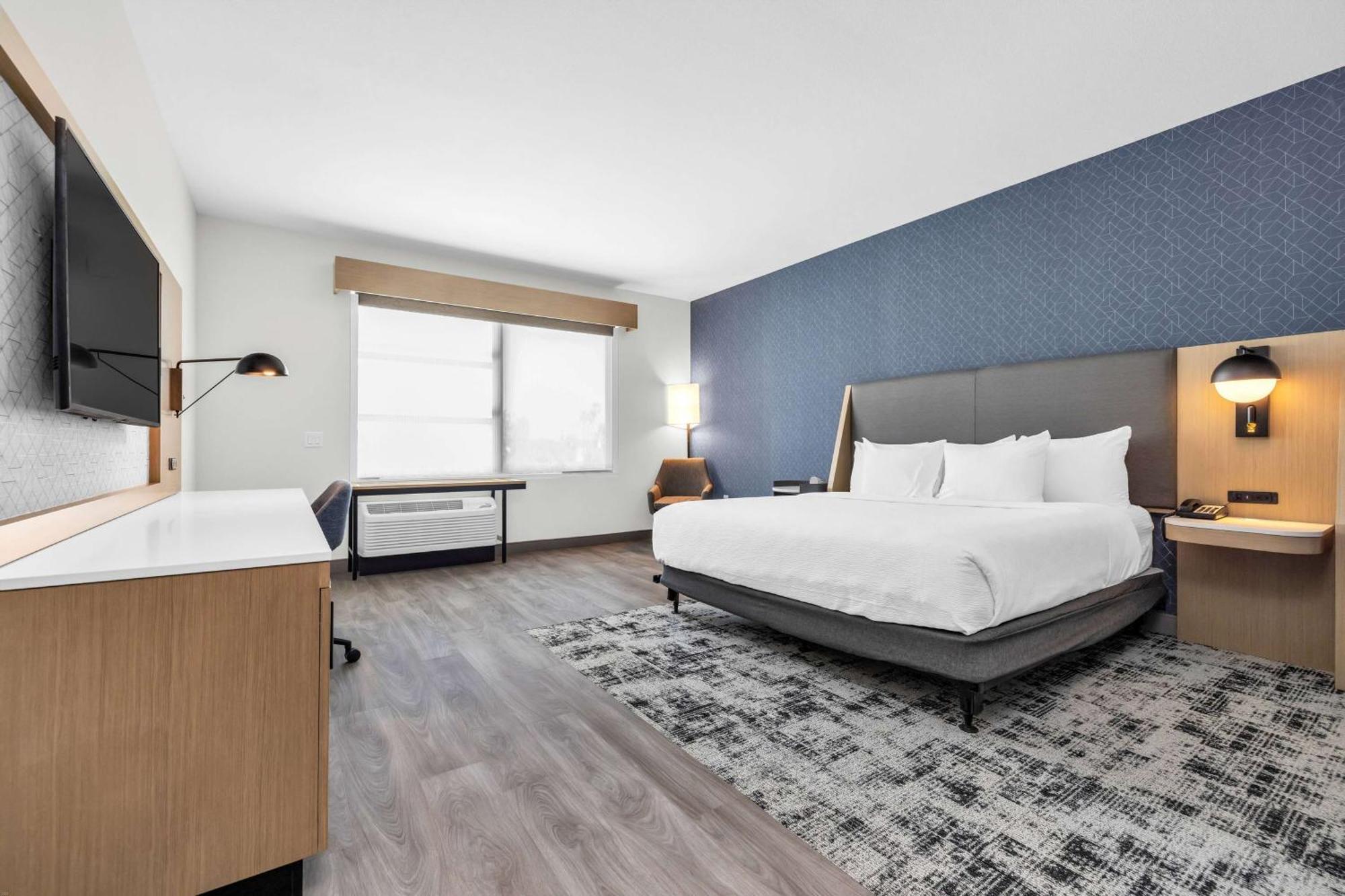 La Quinta Inn & Suites By Wyndham San Jose Airport-Downtown エクステリア 写真